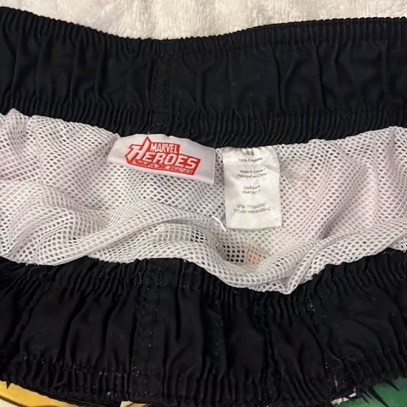 Marvel Men’s Swim Trunks Size medium - Picture 6 of 7